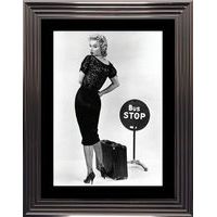 Affiche encadrée Noir et Blanc: Bus Stop - Marilyn Monroe - 50x70 cm (Cadre Glascow)